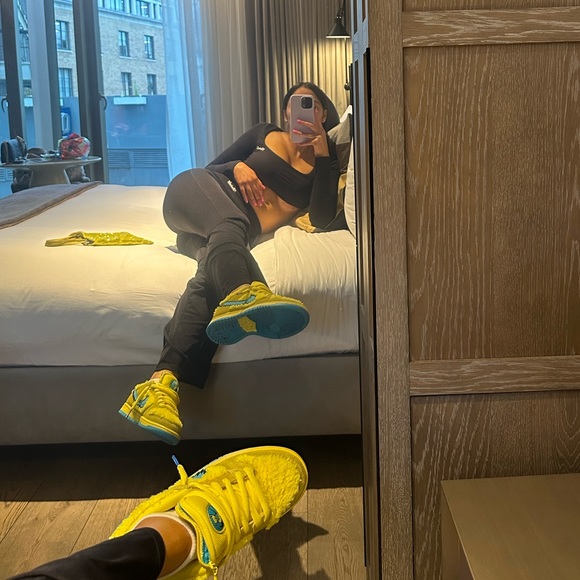 Meet your Posher, Paola - Picture 1 of 1